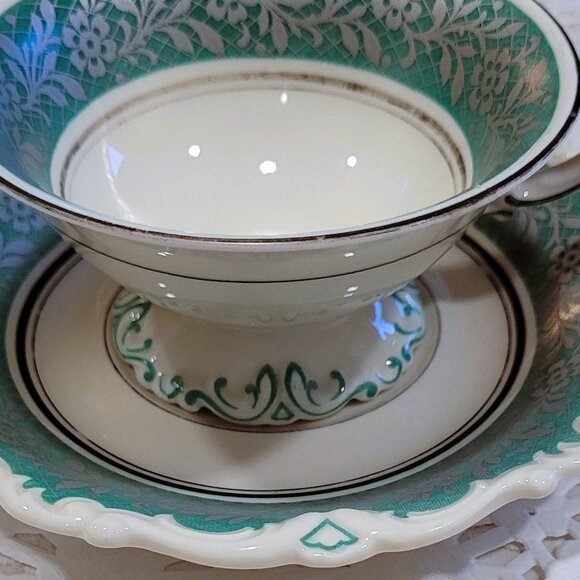 Vintage Seltmann Weiden Porcelain | Cup & Saucer | Silver Floral Leaf Design | - Picture 9 of 10